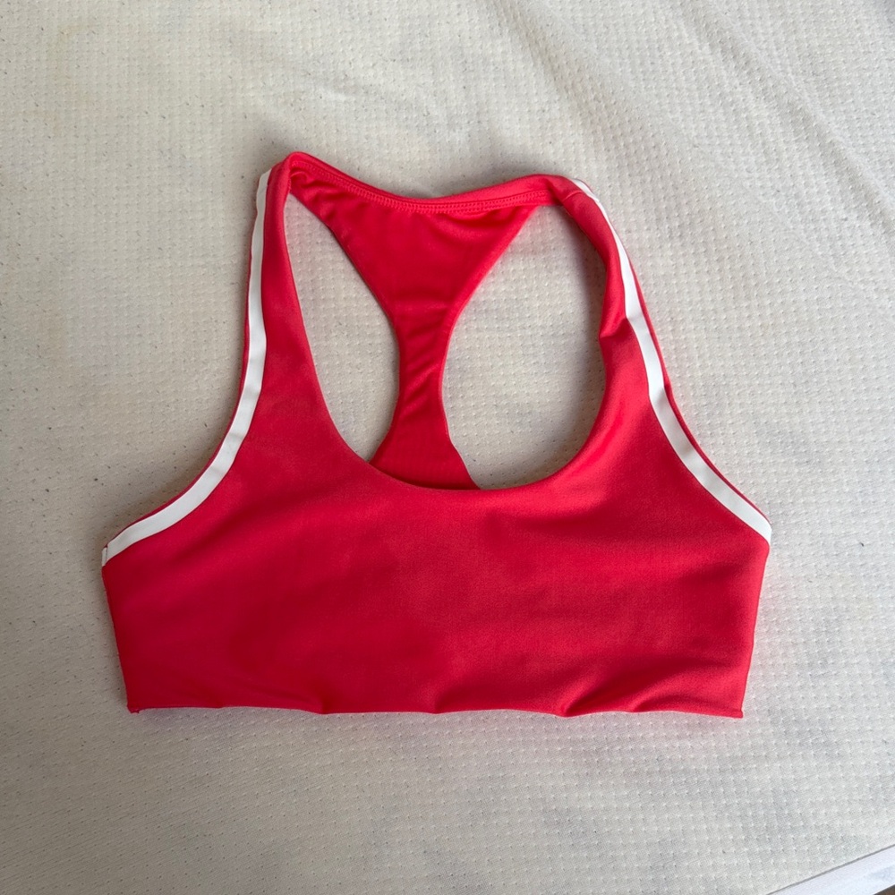 ALO yoga Women's Red Sports Bra